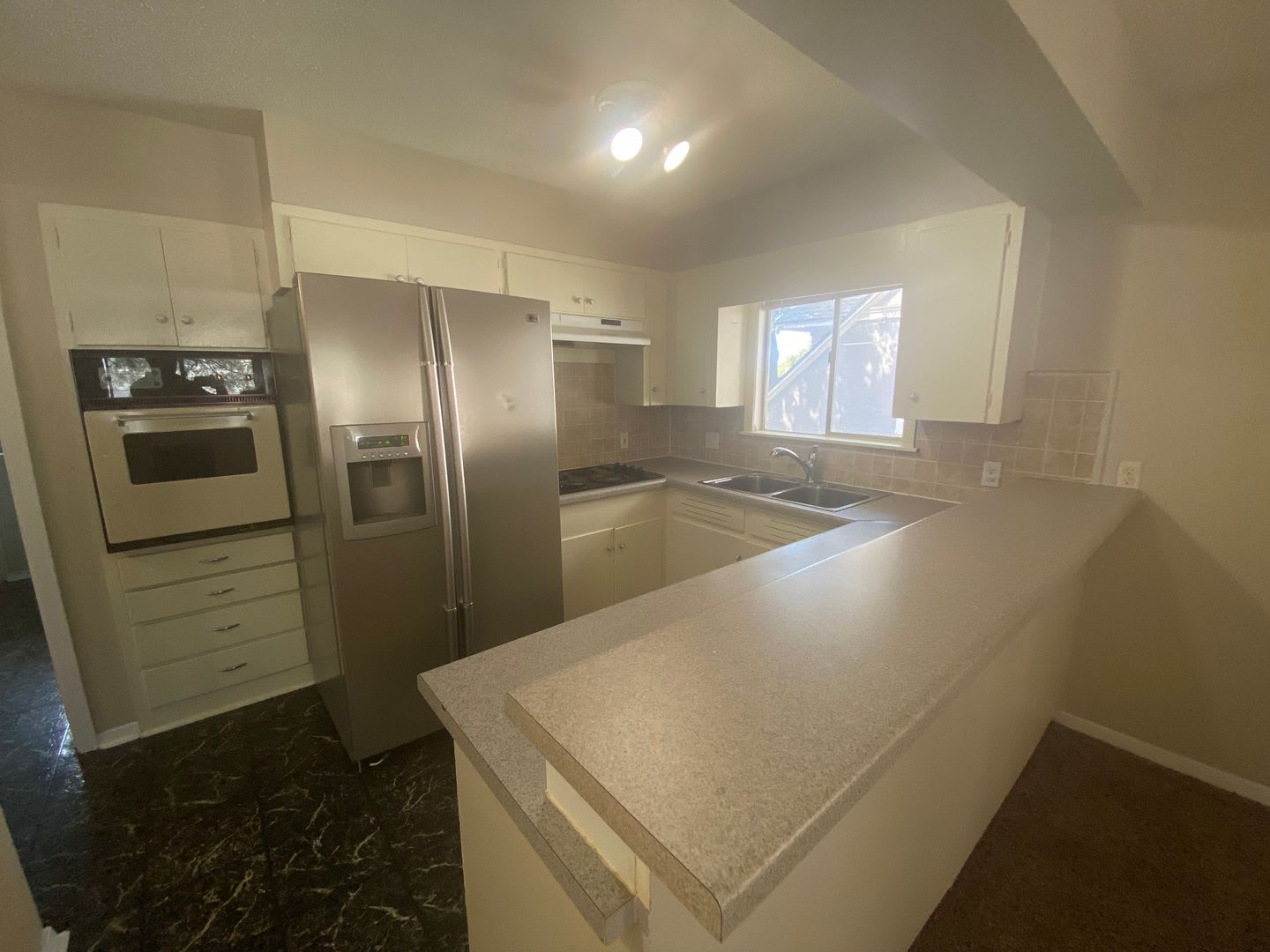 UT PRE-LEASE: West Campus 2 bed/1 bath fourplex unit, Walk to UT, entertainment, restaurants, and more. – photo 1