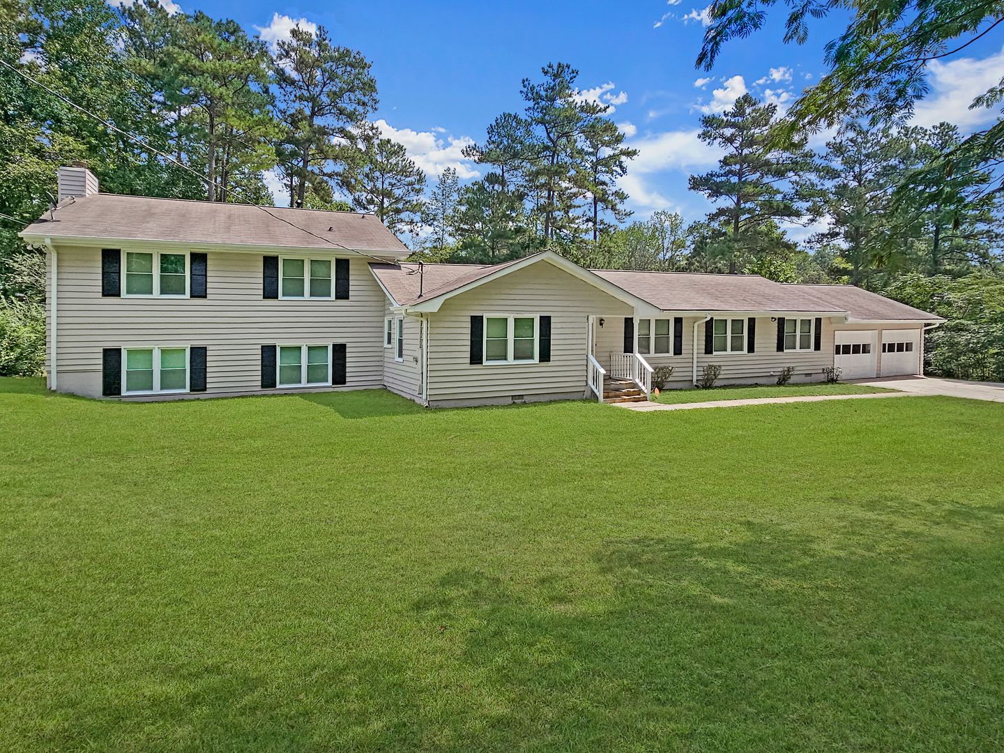 4 Bedroom 3 5 Bath Split Level Home On Large Level Lot In Austell – photo 1 of 113