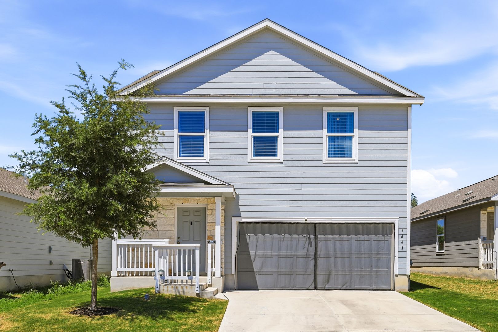 Open Concept Home with Loft & Two Patios – photo 1