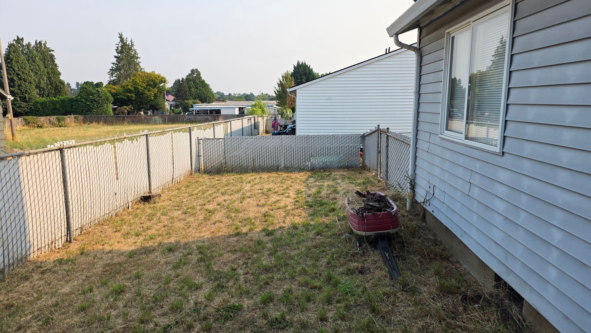 3 Bed, 2 Bath Townhouse Available! – photo 1