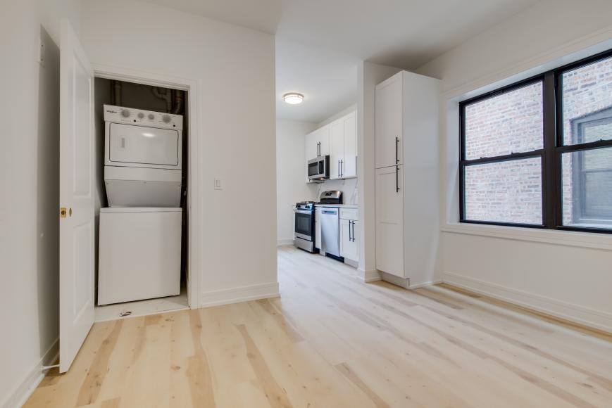 3052 West Cortland – photo 1