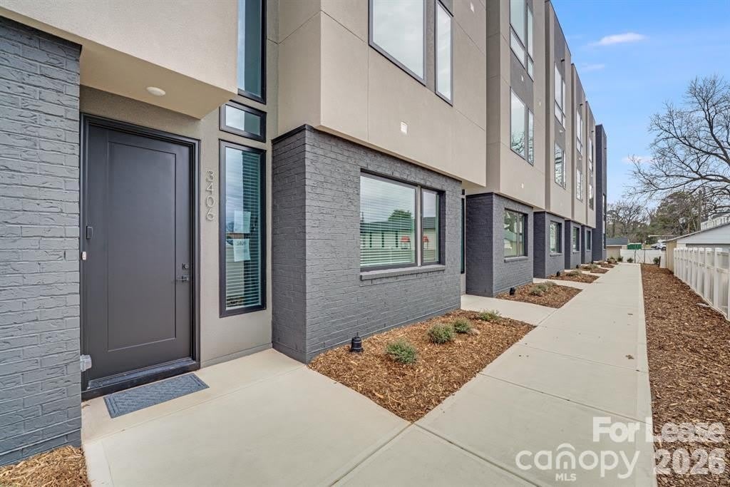1213 E 36Th Street – photo 1