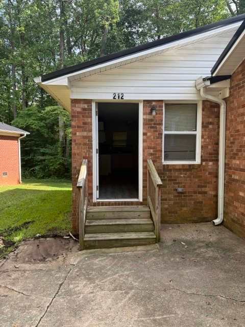 212 Flynt Street Lexington, NC 27295 – photo 1 of 7