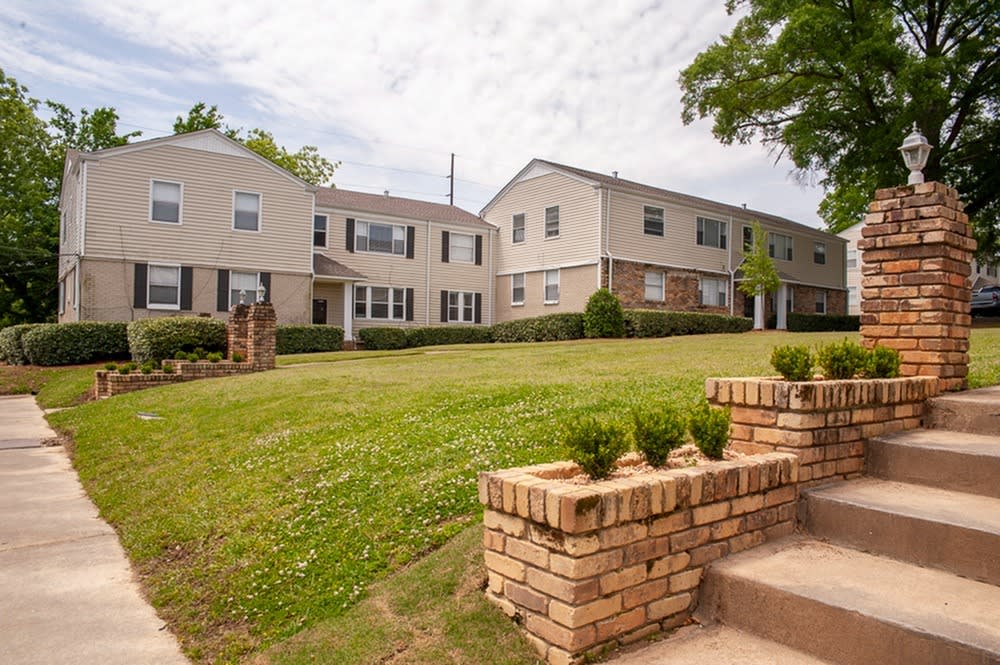 Southern Court – photo 1