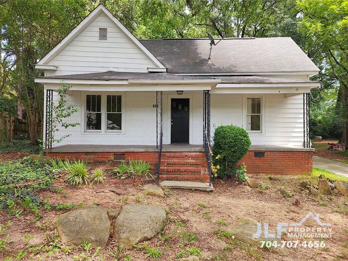 650 Harris Street Northwest – photo 1