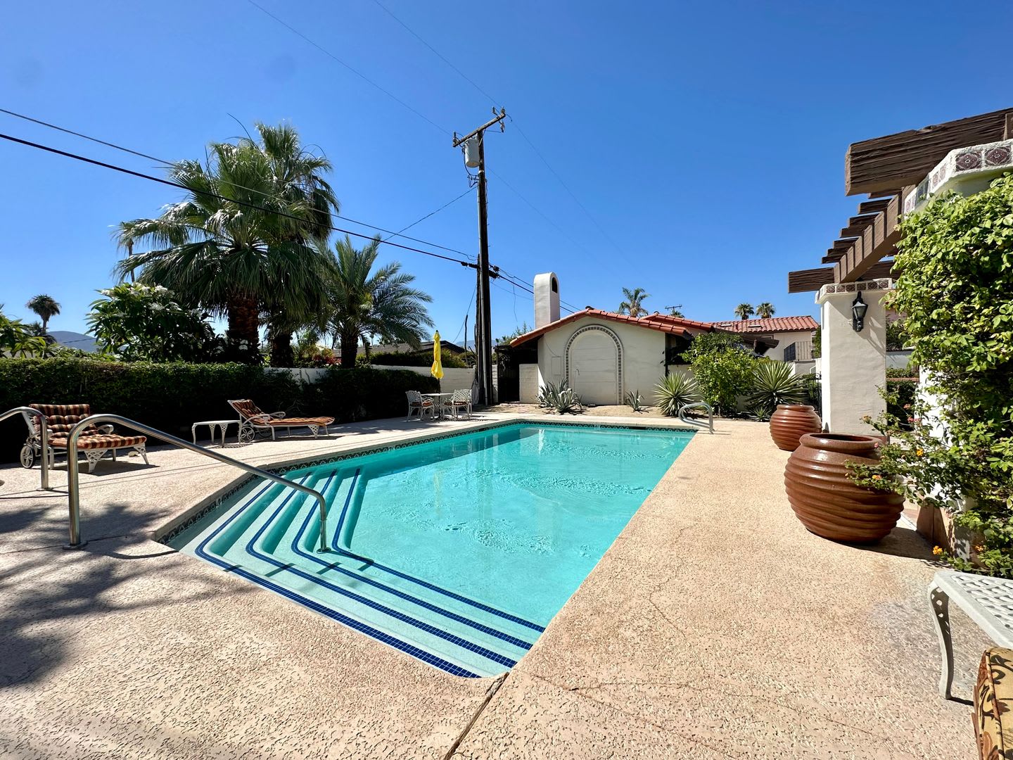 COMING SOON!! Charming FURNISHED 2 Bed 2 Bath Condo in Palm Desert close to El Paseo! – photo 1