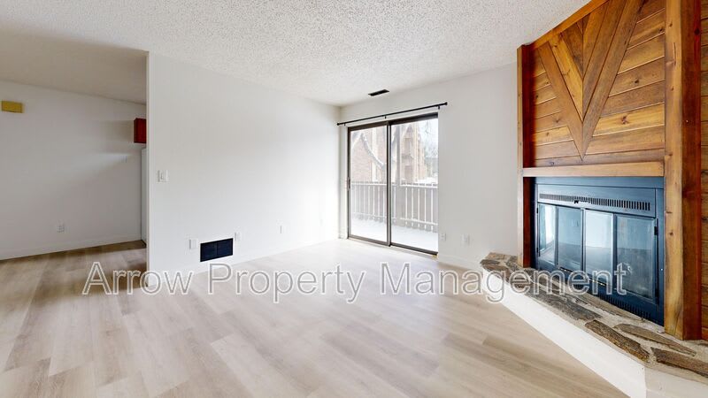 203 E Arbor-108F – photo 1 of 9