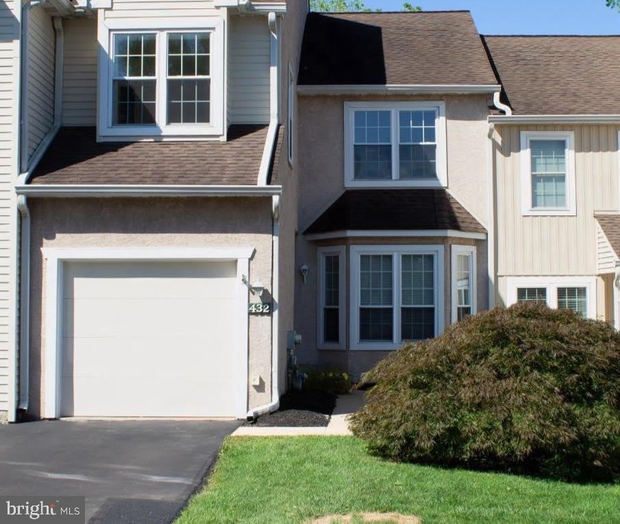 432 COUNTRY CLUB Drive – photo 1 of 17