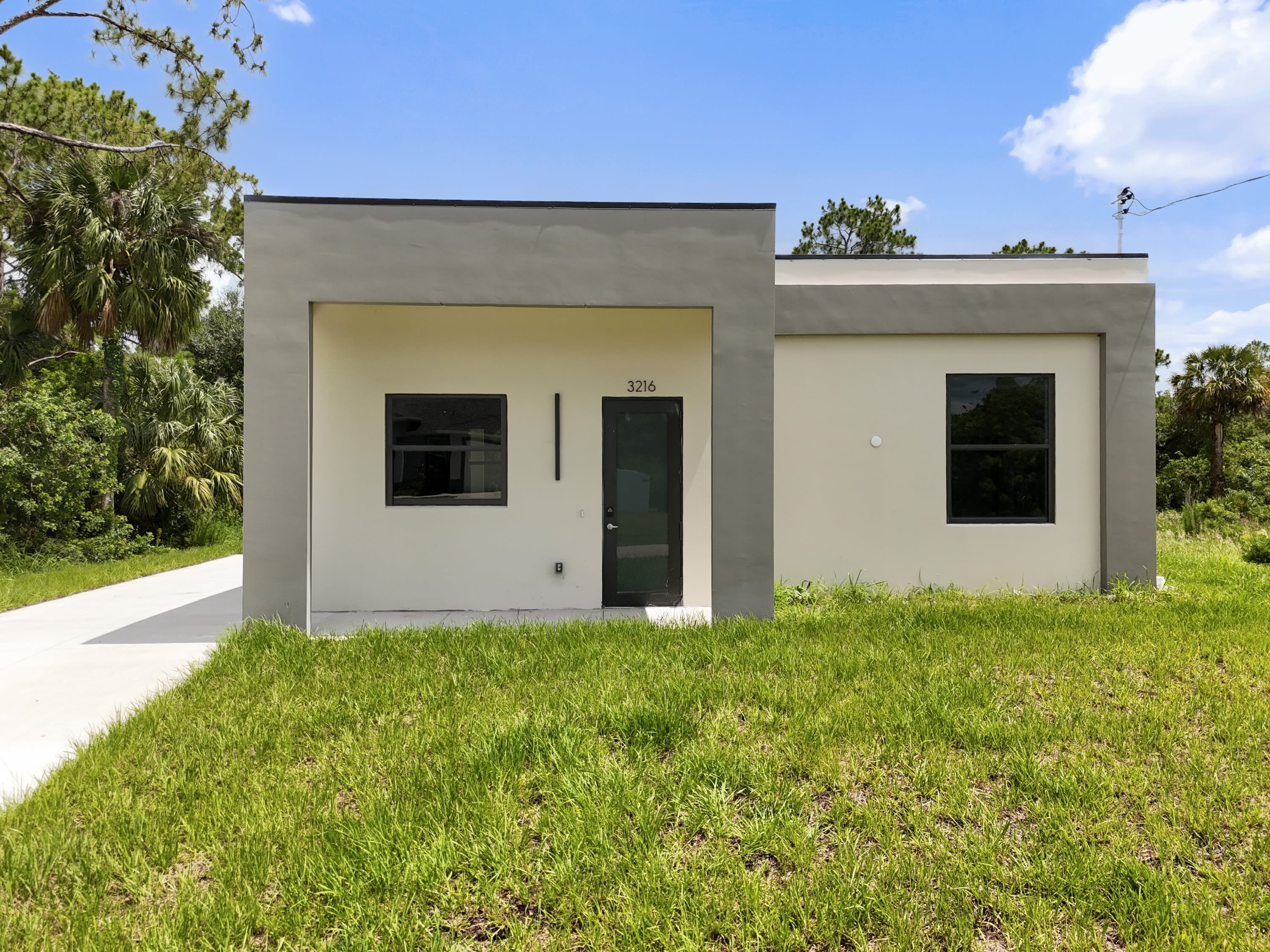 3216 53rd Street West – photo 1