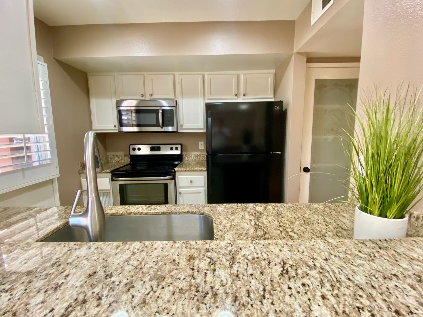 Beautiful 3 bed Townhome in Agoura Hills – photo 1 of 20