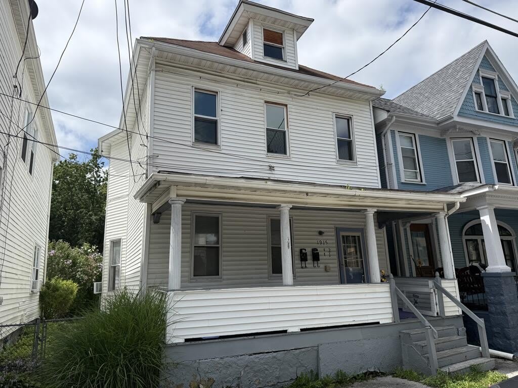 1915 16th St – photo 1 of 31