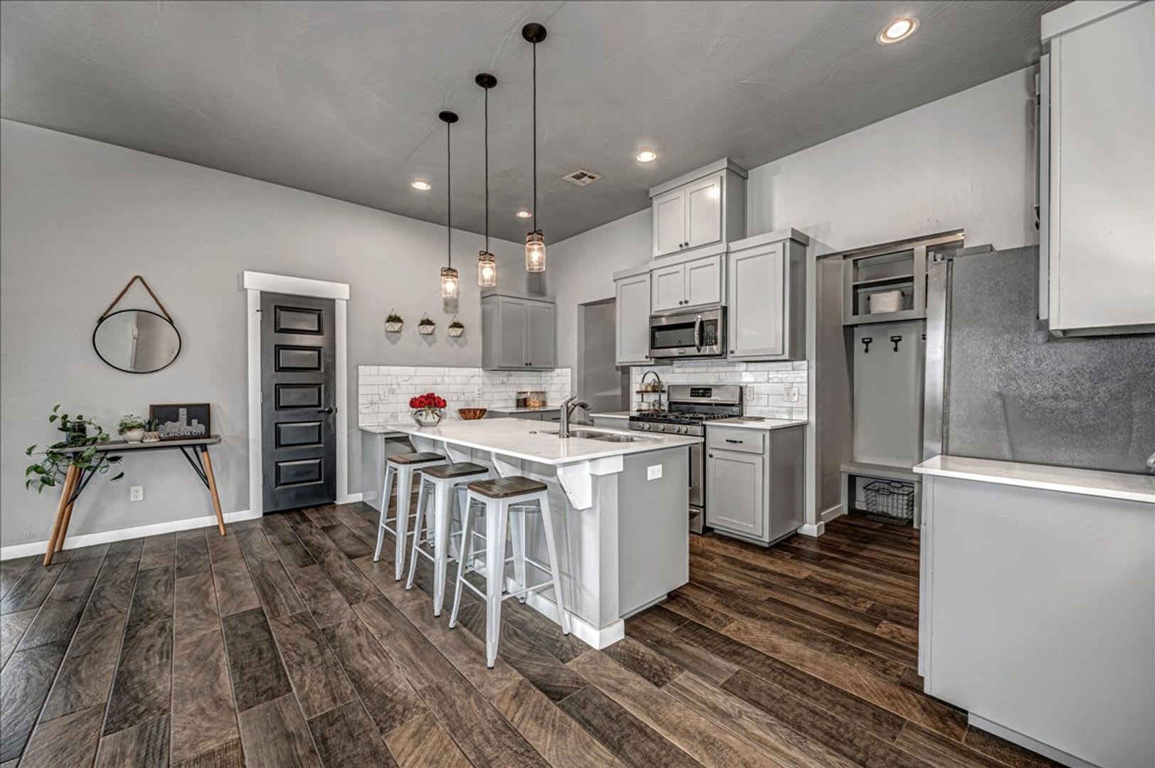 Look At This Beautiful Home – photo 1