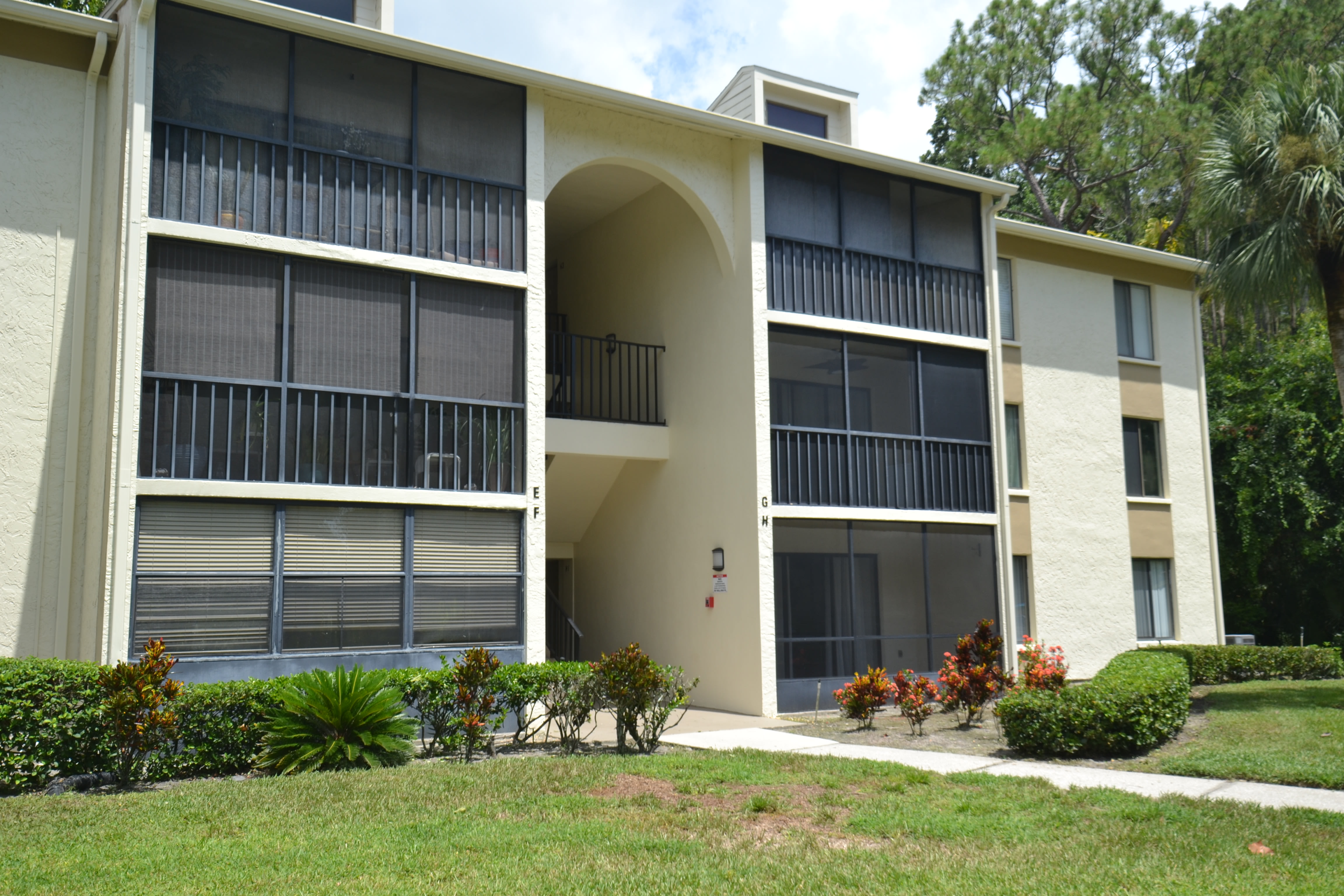 3232 Lake Pine Way E Apt H2 – photo 1 of 38