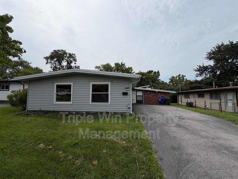 810 Saint Anthony Lane – photo 1