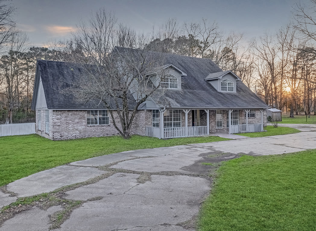 2607 Lonnie Ln – photo 1 of 55