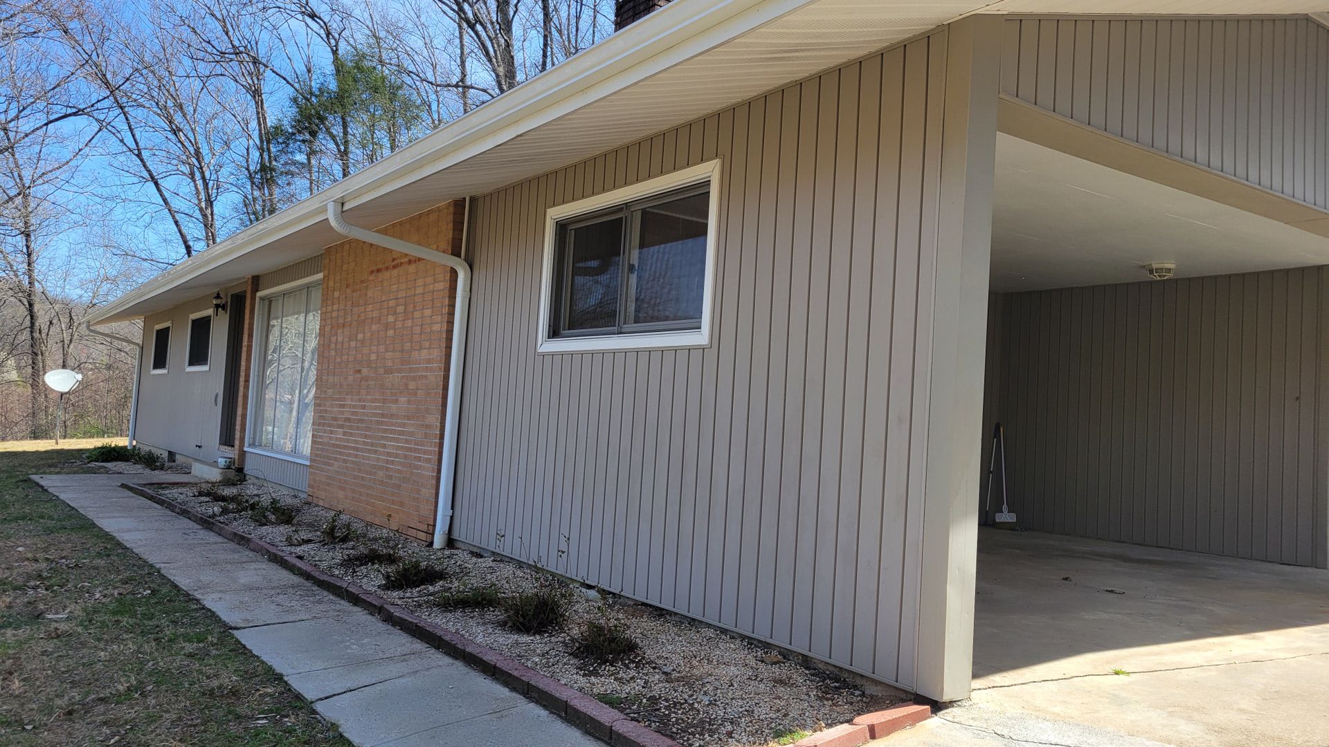 3/1.5 home for rent close to downtown Sylva – photo 1 of 7