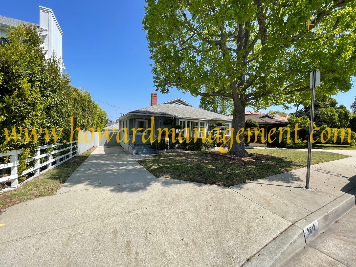 Spacious tri-level home in the Mar Vista Hills with a DEN – photo 1