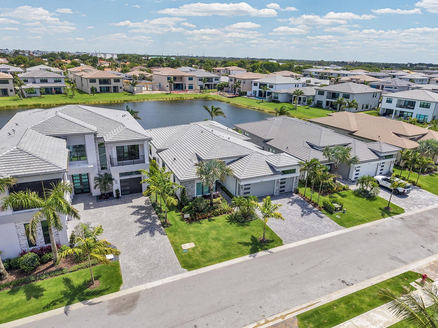 9524 Riverside Park Drive – photo 1