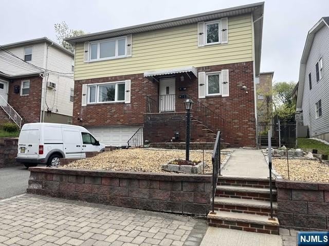544 6th Street – photo 1 of 14