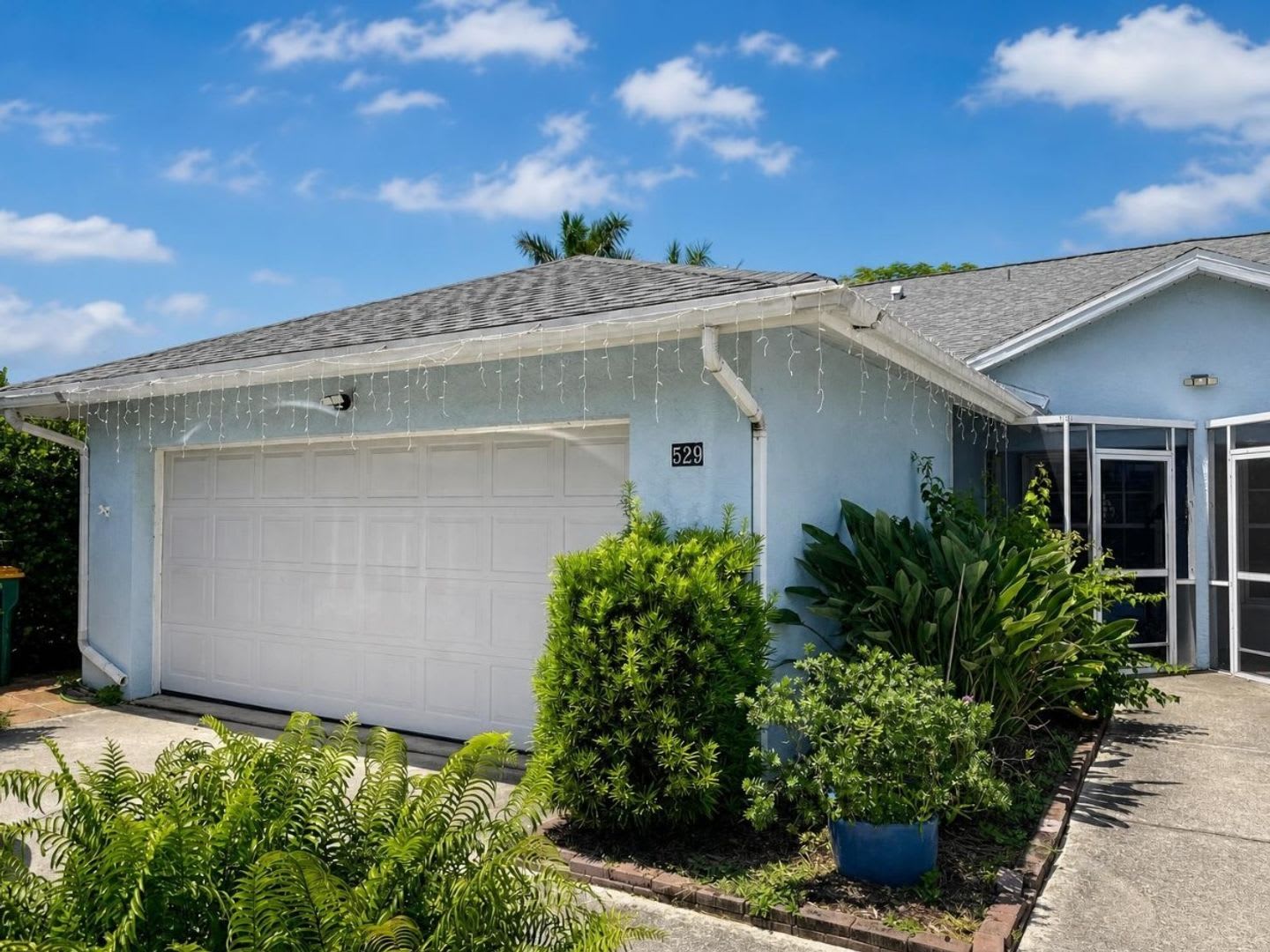 2-bedroom, 2-bath villa with den and a Private Pool – photo 1 of 25