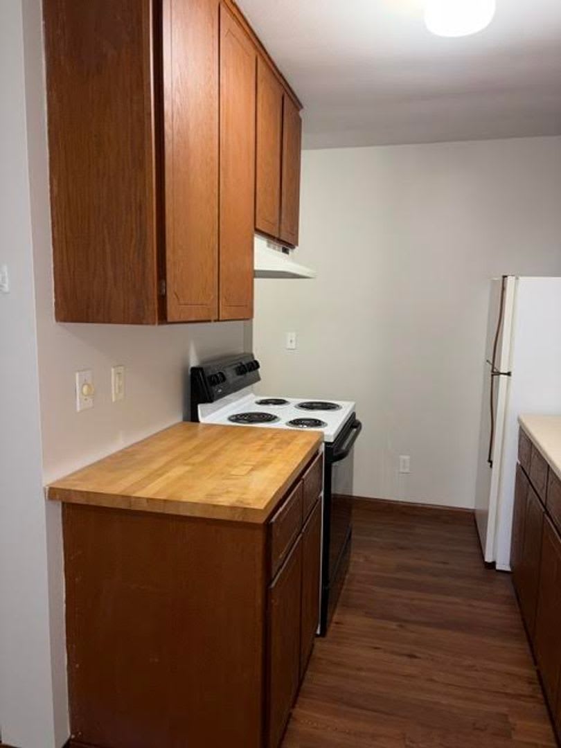 1 Bedroom Condo in St. Louis Park – photo 1 of 12