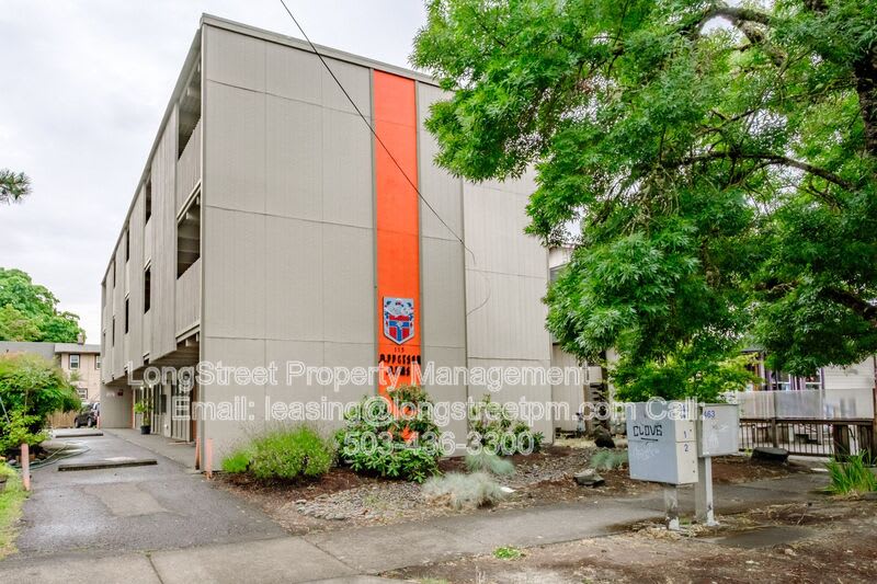 115 NW 15th St – photo 1