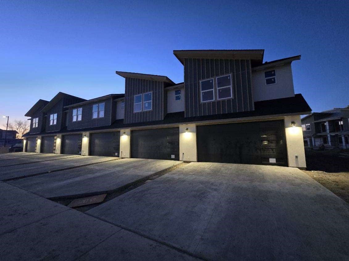 5124 Forest Drive – photo 1 of 192