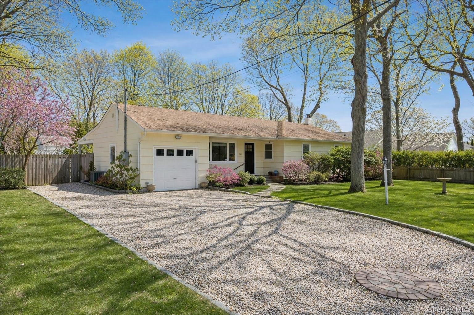 50 Hazelwood Avenue – photo 1 of 13