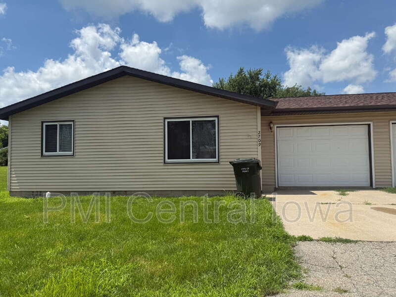 2709 1st Ave – photo 1 of 25