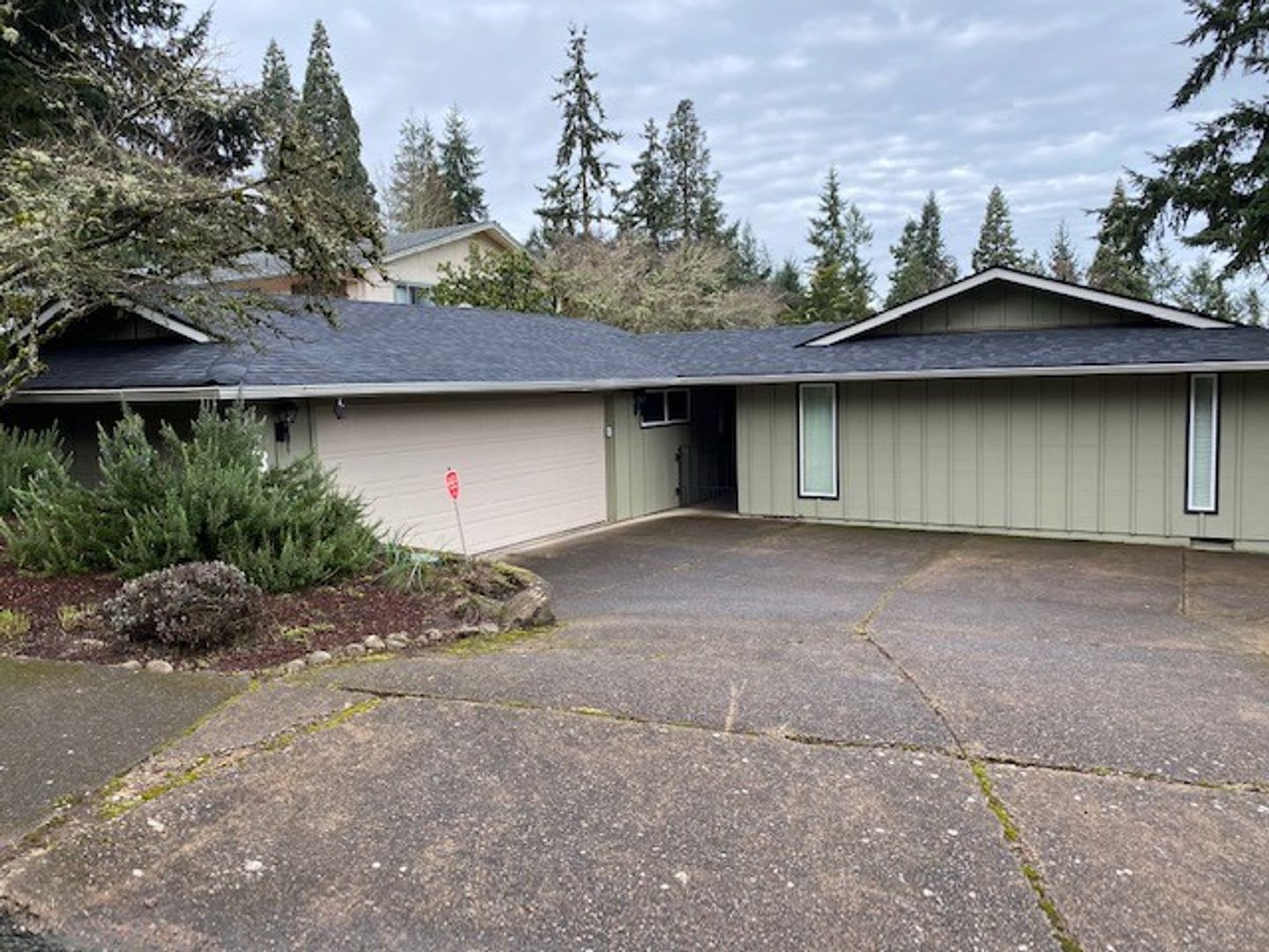 Beautiful South Eugene Home – photo 1