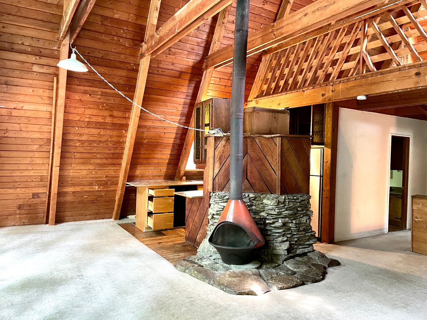 5 bed Cabin A-frame in the woods with large back deck, Next to IU Golf Course and Foundation! – photo 1