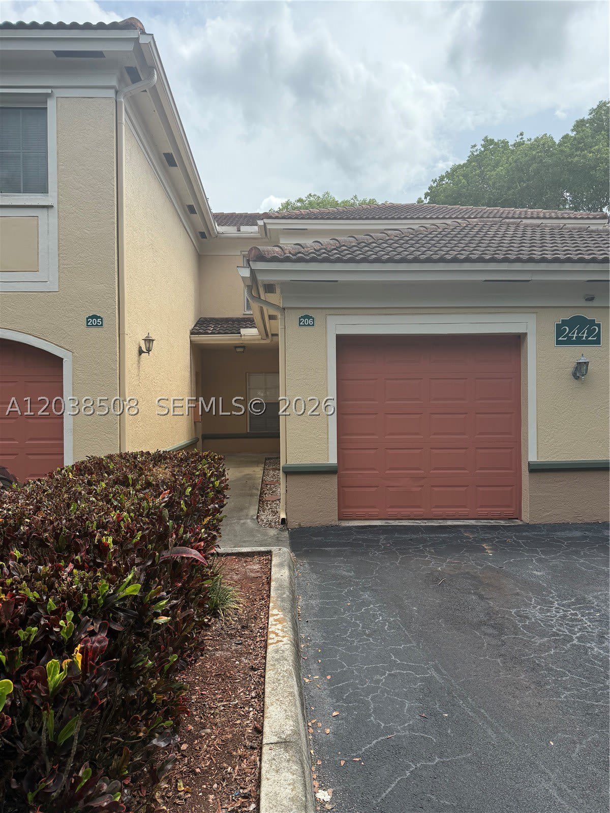 2442 Centergate Dr – photo 1 of 25