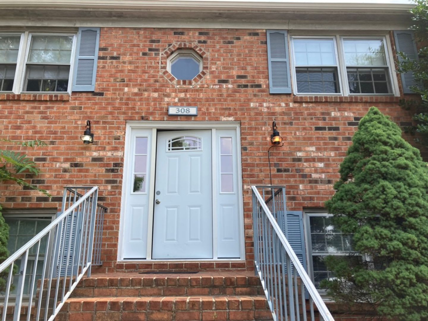 Updated 2 bedroom, 1 bath apartment with walk-out patio off of kitchen, and updated flooring. – photo 1 of 8