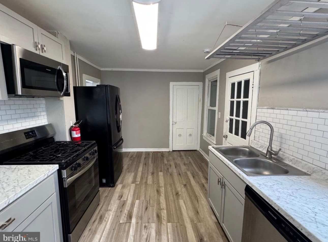 223 S 4th St – photo 1
