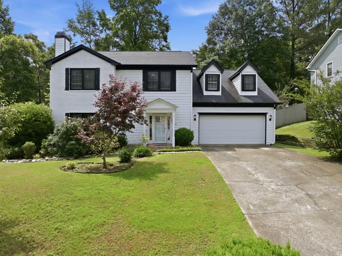 310 Crescentview Court – photo 1