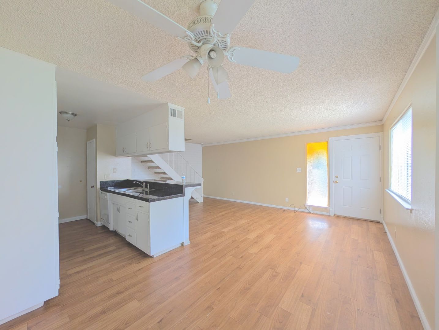 Great Looking 2bd / 1bth 2 Story Condo! – photo 1 of 21
