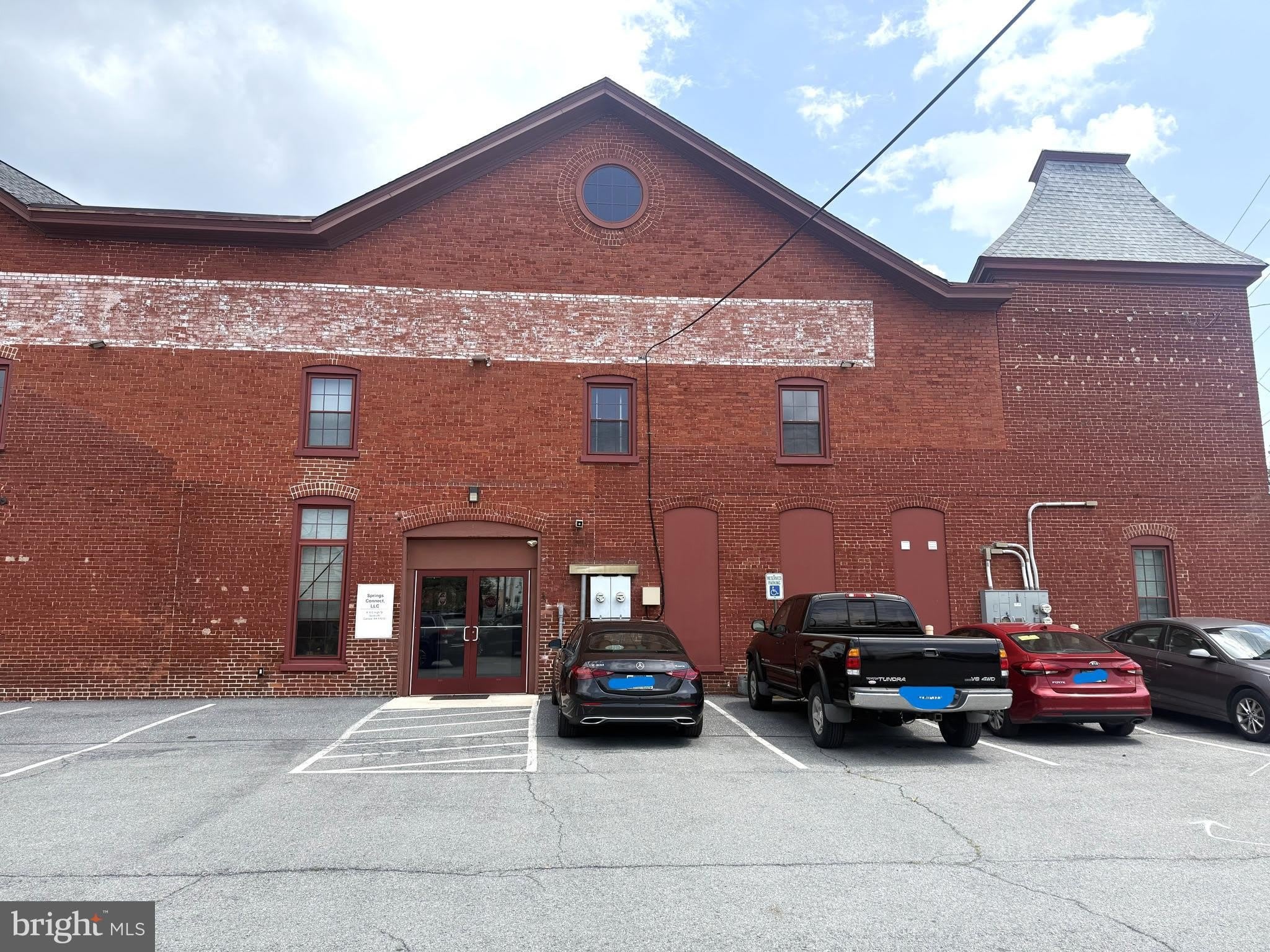 419 E High Street – photo 1