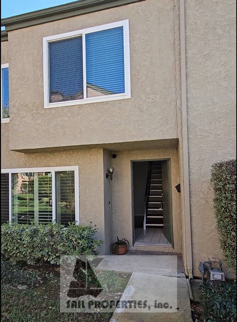Charming 3-Bedroom Home in Fountain Valley close to Mile Square Park – photo 1 of 14