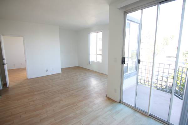884 Palm Avenue – photo 1