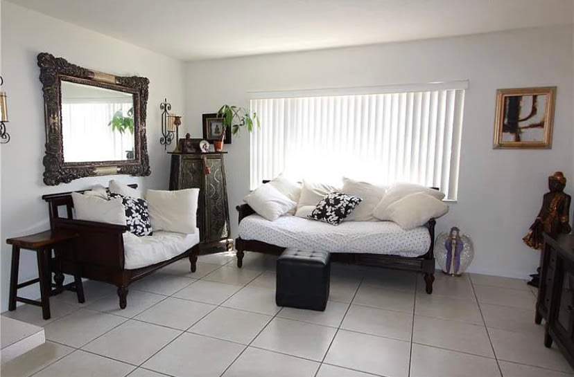 2230 Northeast 56th Place – photo 1