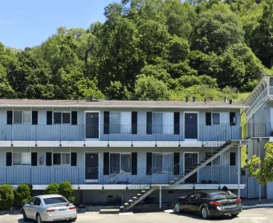 Redwood Highway Apartments