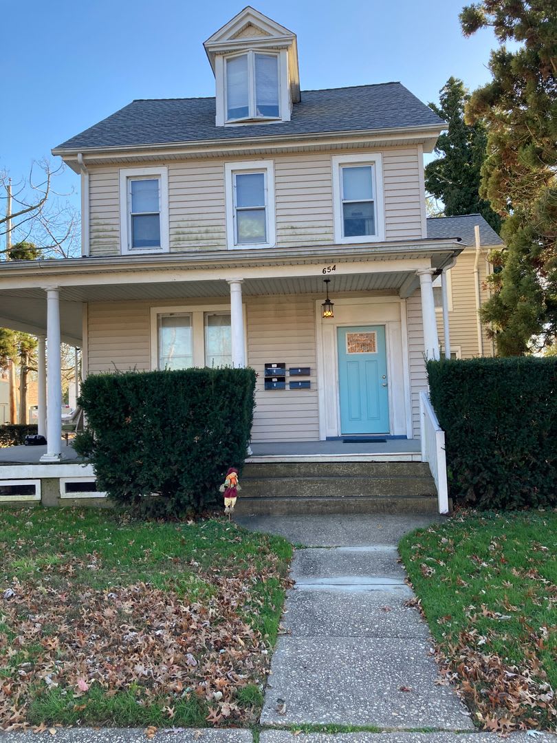 Charming Top Floor Studio In Historic Havre De Grace – photo 1 of 8