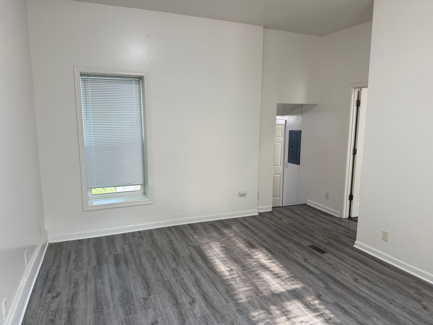 4-Plex – photo 1 of 13