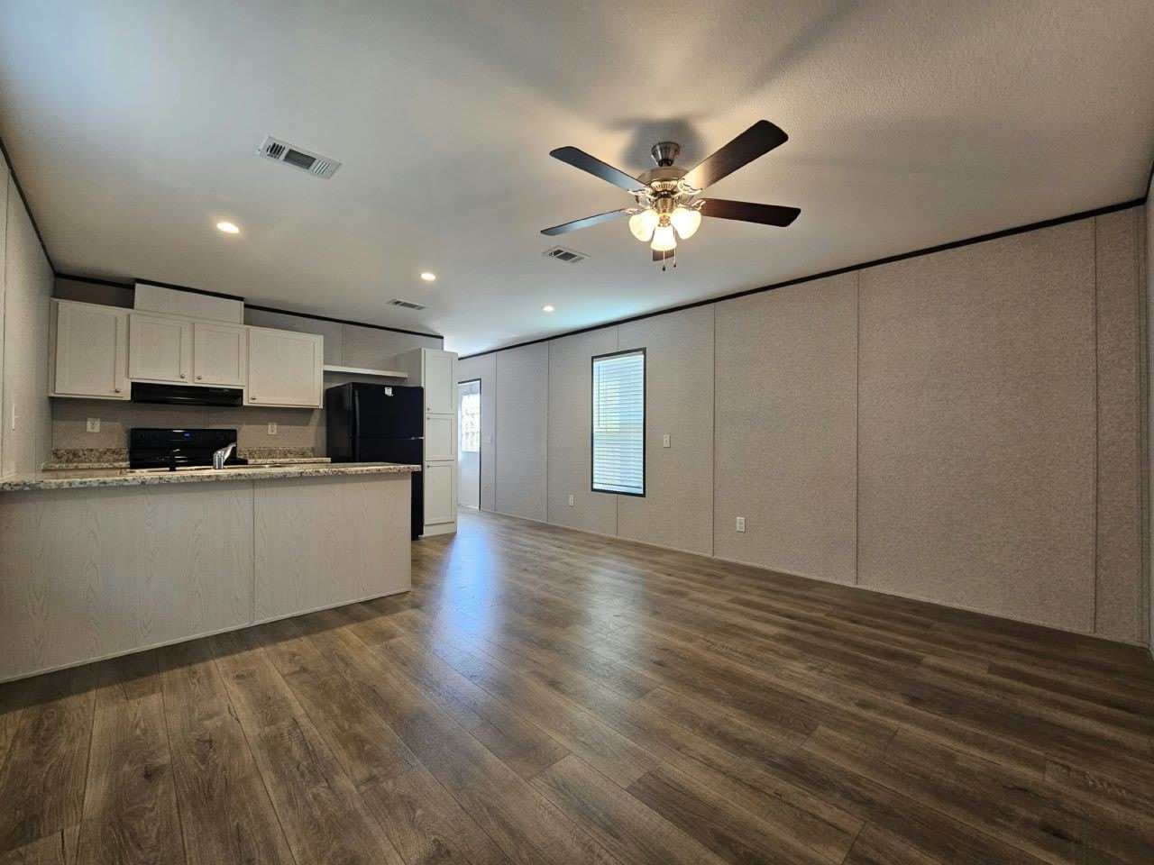 527 Suwanee Drive – photo 1