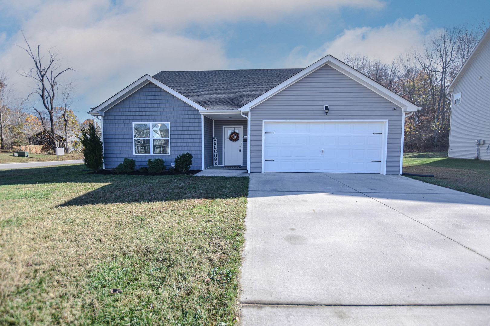 Pet Friendly Three Bedroom – photo 1