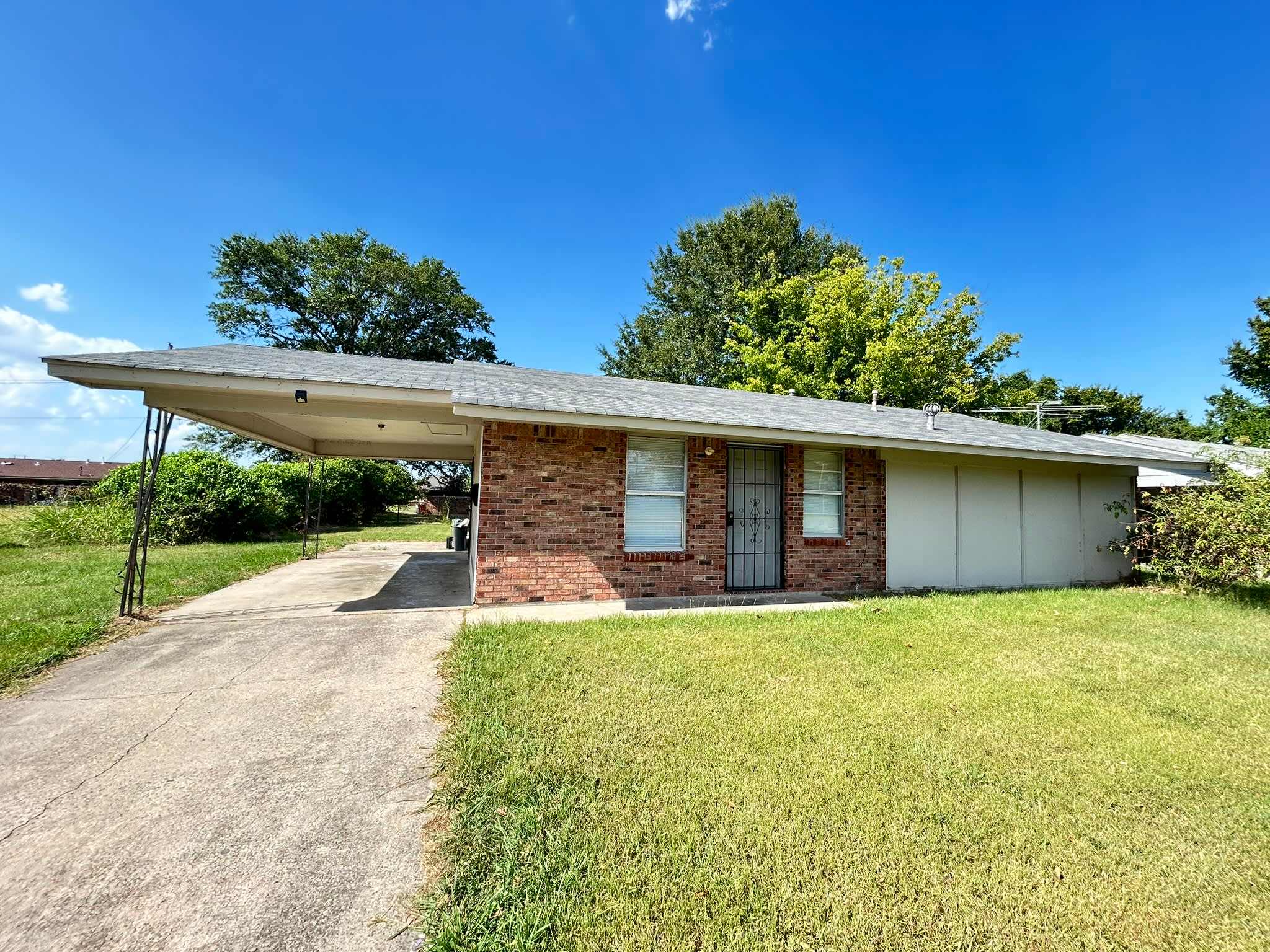 2509 S. Belair Dr. – photo 1