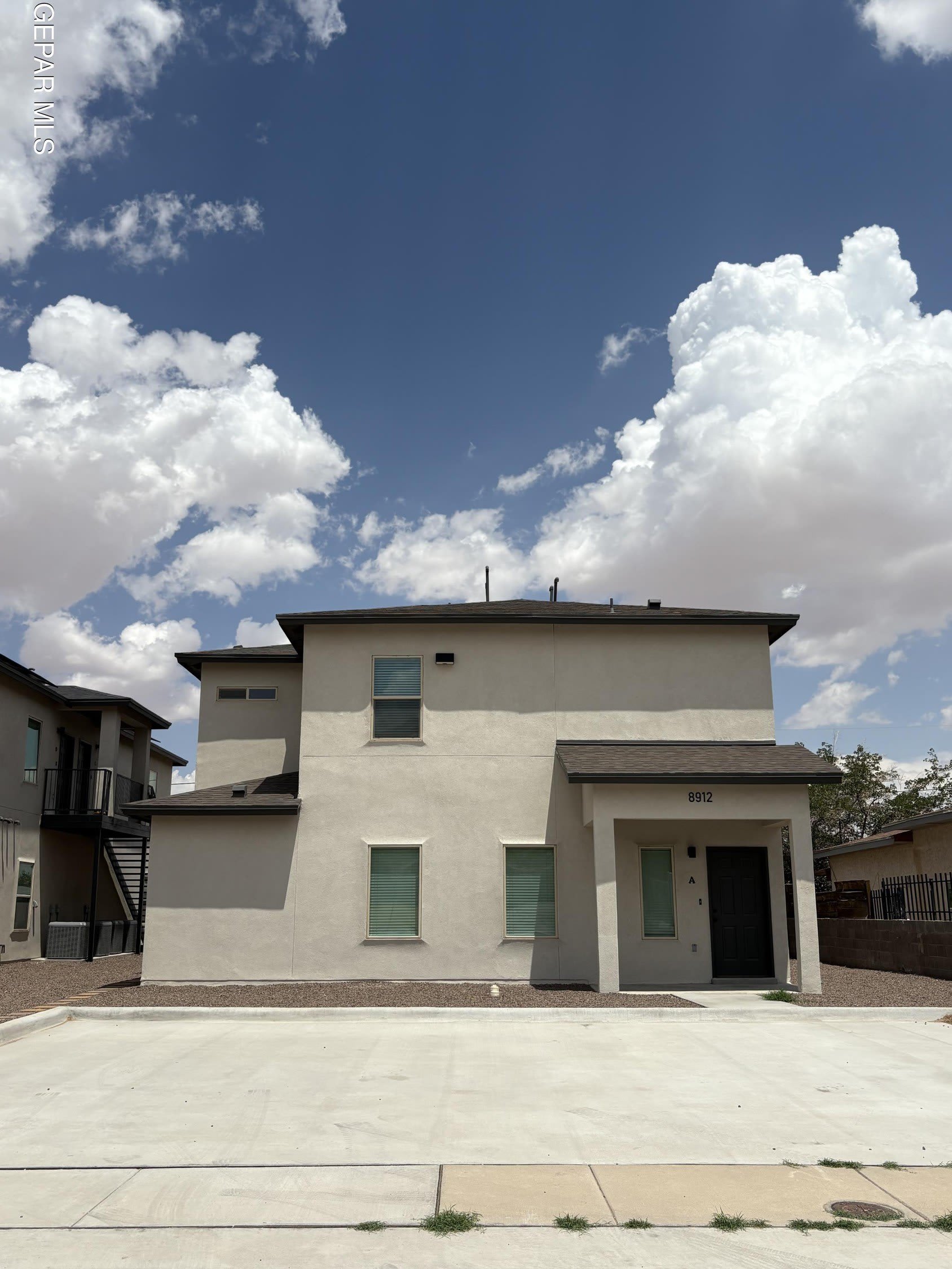 8912 Norton Street – photo 1