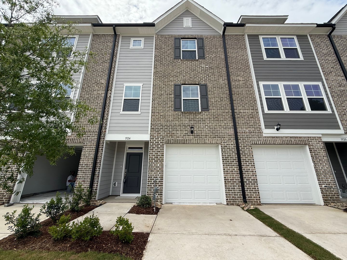 Stunning Newly Built 3BD, 3.5BA Fuquay Varina Townhome Near Shopping and Dining – photo 1