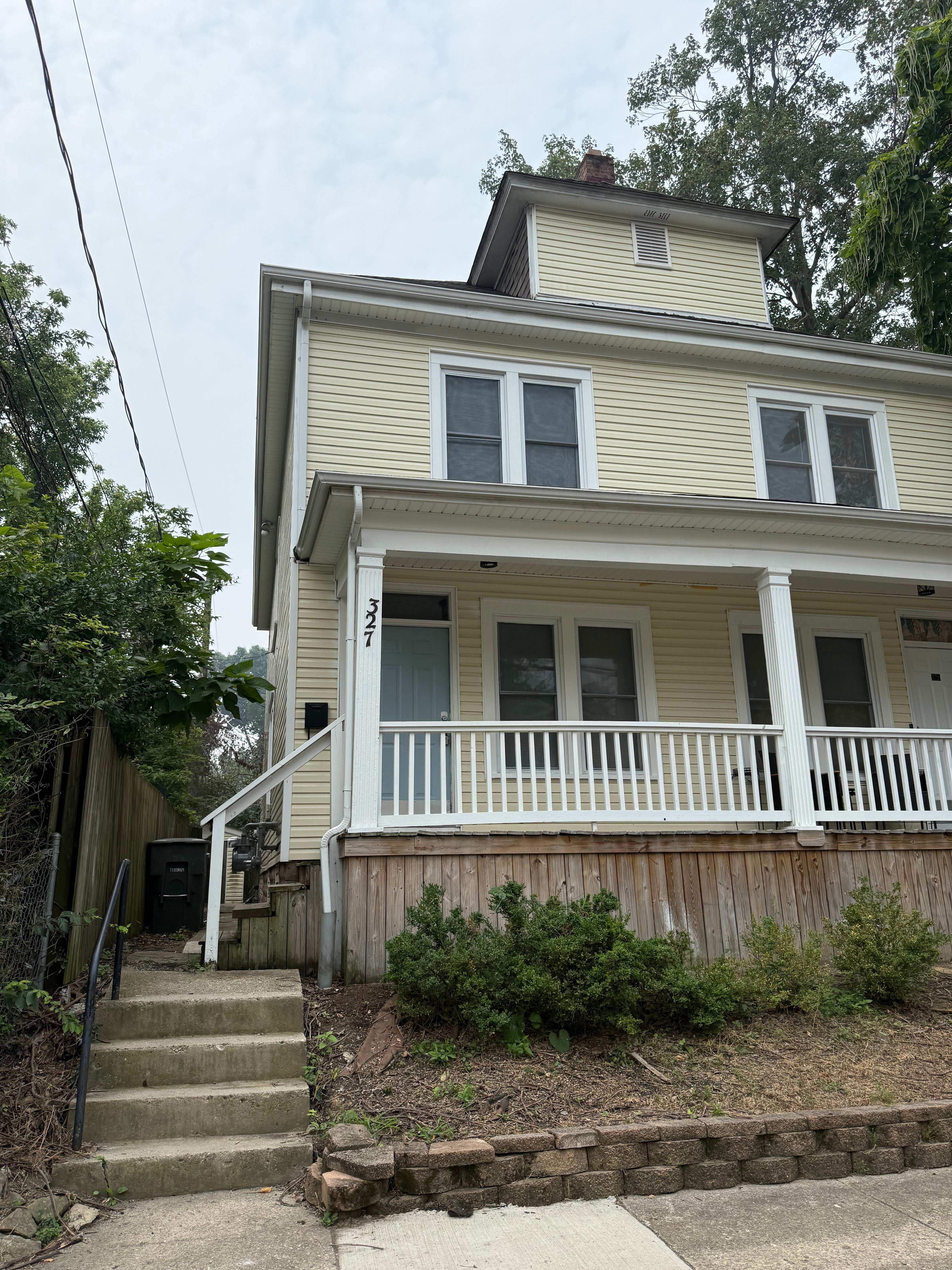 325 Clinton St – photo 1