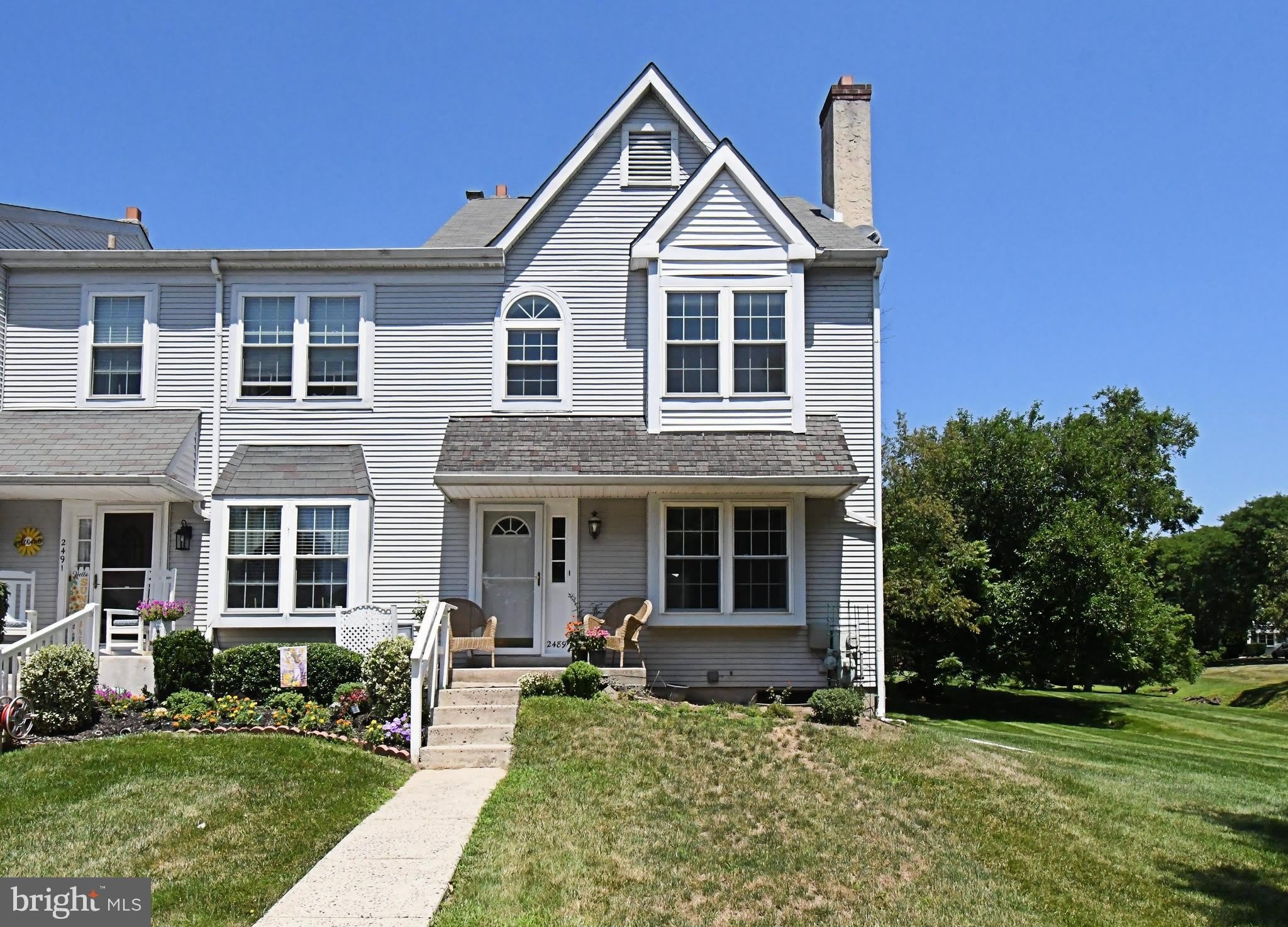 2489 HILLENDALE Drive – photo 1